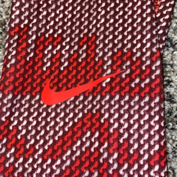 Nike Pro DriFit Legging in Red/White - Picture 5 of 5